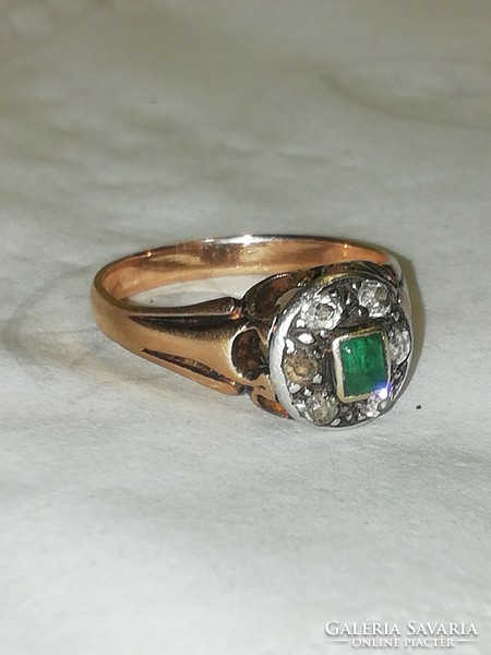 Antique 14K Gold Ring with Emerald and Precious Stones