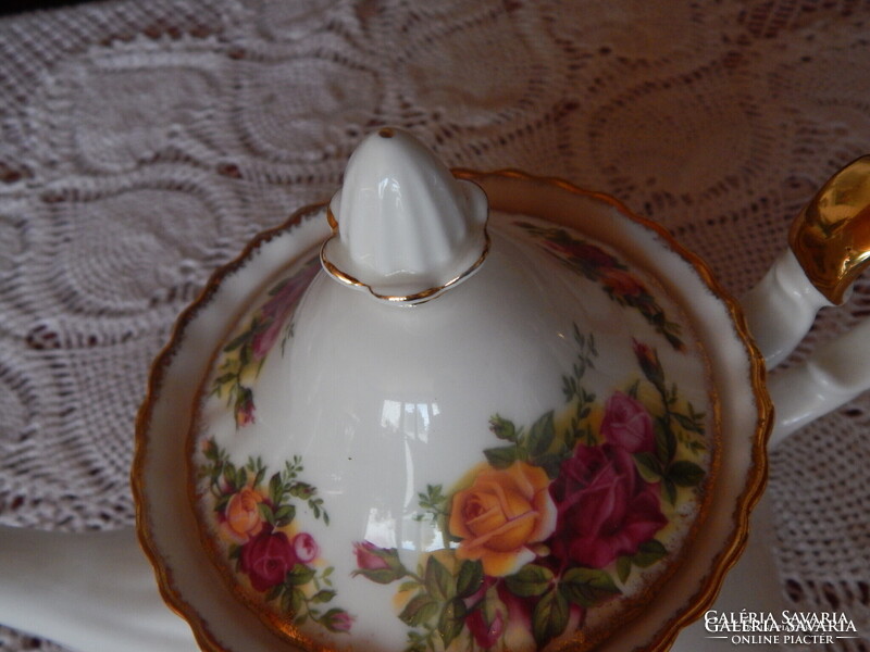 ROYAL ALBERT " Old Country Roses " teás süteményes készlet