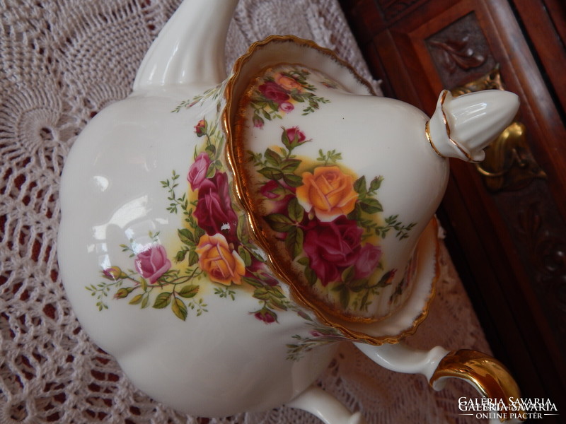 ROYAL ALBERT " Old Country Roses " teás süteményes készlet