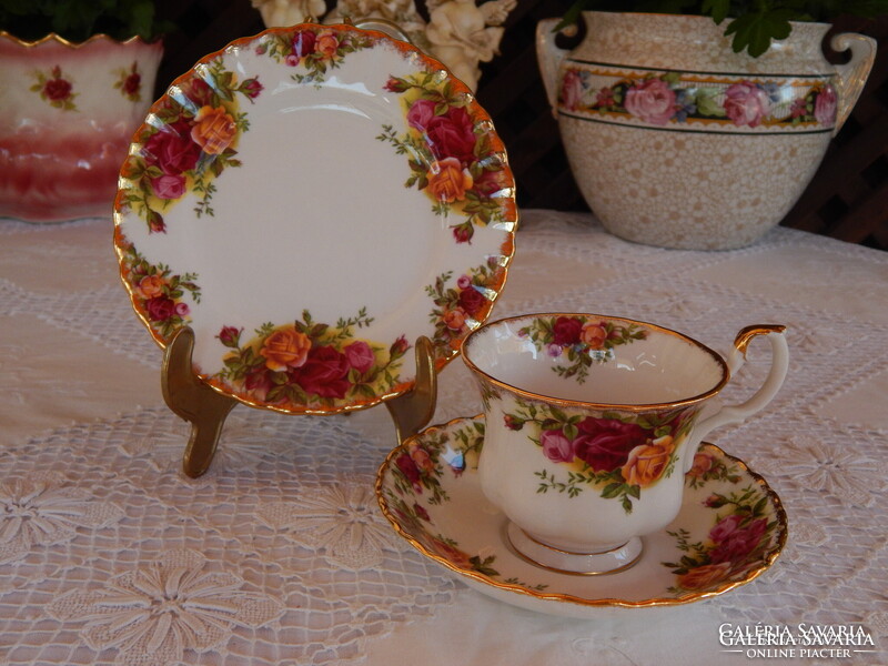 ROYAL ALBERT " Old Country Roses " teás süteményes készlet