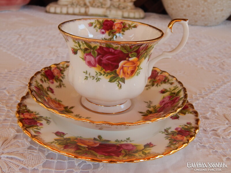 ROYAL ALBERT " Old Country Roses " teás süteményes készlet