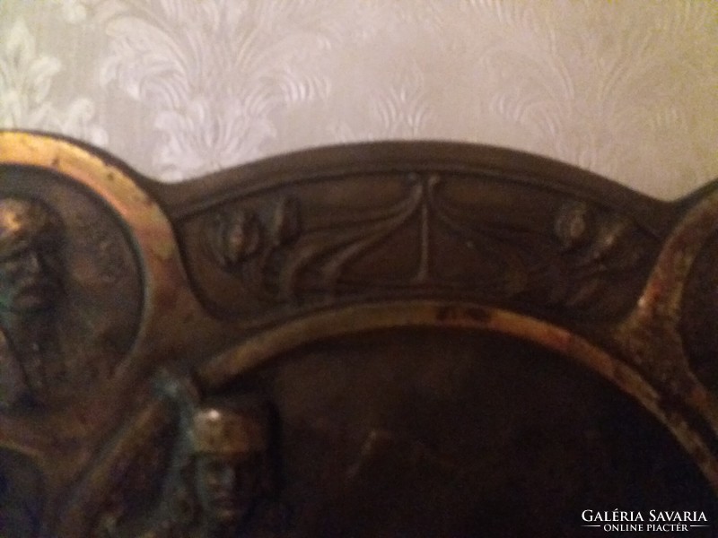 Kallós Ede: II. Rákóczi Ferenc relief öntött részlethazdag, vintage felfogató gombokkal.