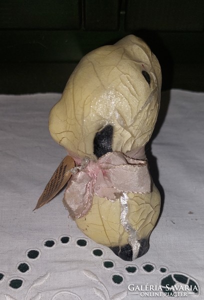 Régi, ritka, különleges  porcelán bevonatú csokifigura