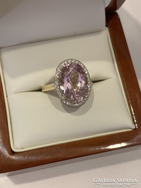 7.00ct Kunzit 0.60 ct Brillekkel arany gyűrű.ÚJ.Igazolással.