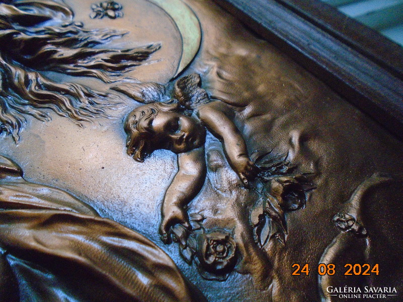 Karl Sterrer senior (1844-1918) Az Alkonyat  allegóriája Aphrodité, dombor réz panel keretezve