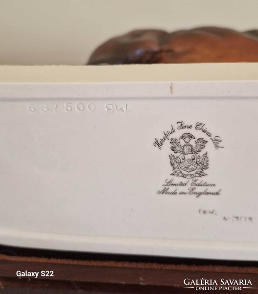 Hereford Fine China St Vincents Majestic ló limitált 68/500 27cm