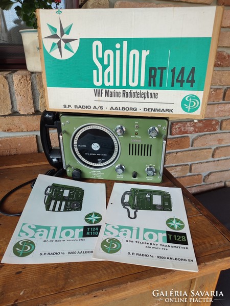 Sailor RT144A VHF rádio telefon radio telephone marine katonai tengerészeti