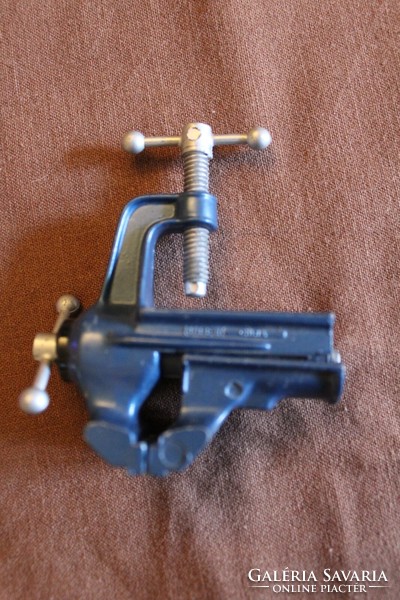 2 db miniatűr szerszám szorító satu