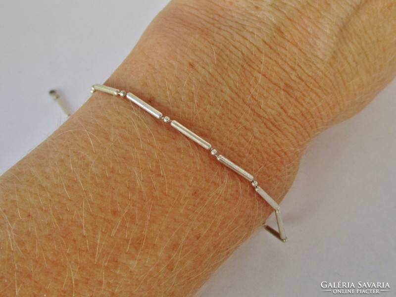 Szépséges kis pálcikás ezüst karkötő