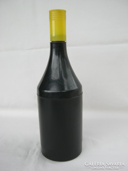 Cigaretta kínáló Napoleon konyak palack