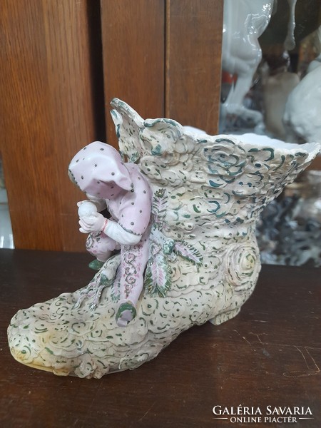 Alt Német,Germany Volkstedt Triebner Ens & Eckert 1877-1894 Porcelán Csizma Figurával.18.5 cm.