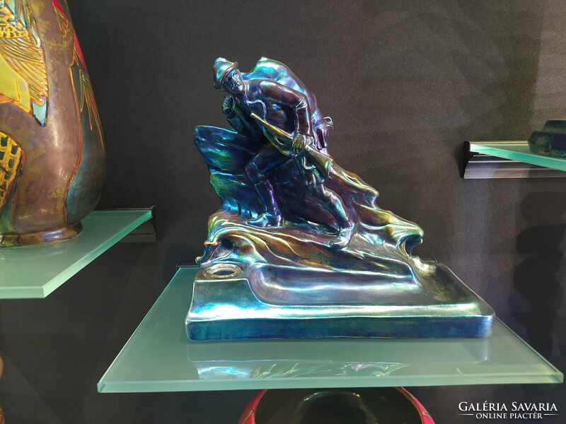 Zsolnay eosin figura - tintatartó Mack Lajos