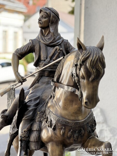 Alfred Barye (1839-1882) nyomán - Arab lovas hazatérése a vadászatból - monumentális bronz sz