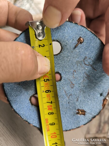 Antik 2 felhúzós zománc szàmlap feles ütős Biedermeier asztali óra kandalló óra szàmlap  kb 10 cm