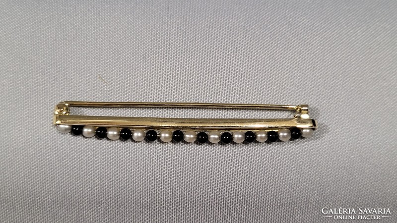 14 K arany bross, kitűző gyönggyel 2,77 g