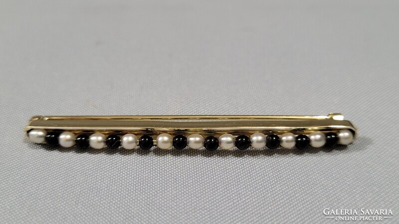 14 K arany bross, kitűző gyönggyel 2,77 g