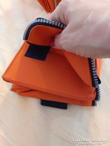 IKEA régi HEJAN narancssárga CD tartó falra szerelhető váz hordozható elemek