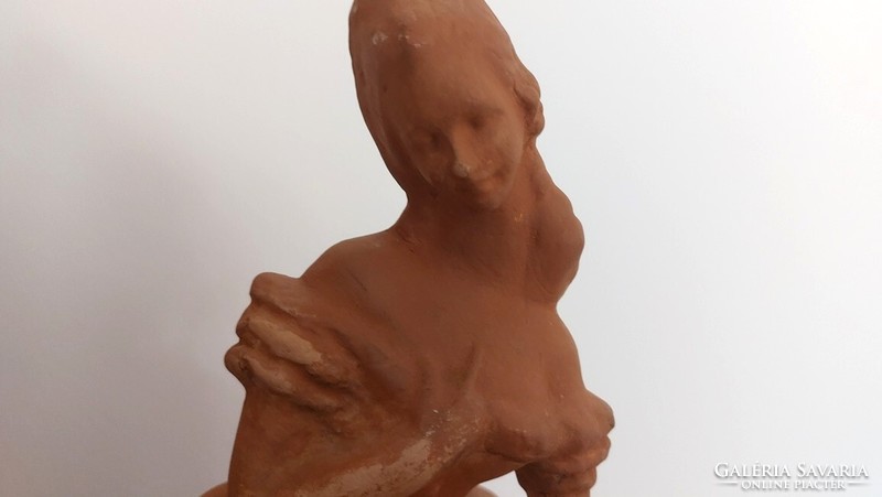 (K) Berki kerámiaszobor 32 cm magas
