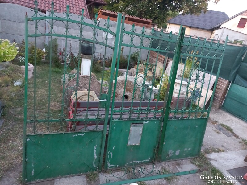Kovácsoltvas kapu