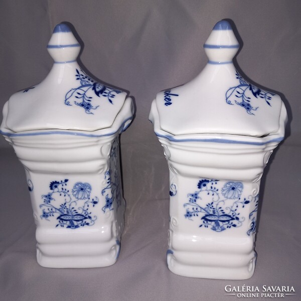Gyönyörű, 6 db porcelán, fedeles, Kék-fehér fűszertartó.