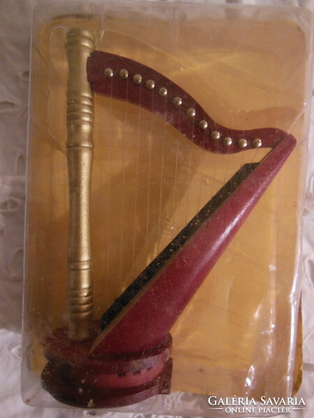 HÁRFA - ÚJ - FA - 13 x 8 x 3,5 cm - OSZTRÁK - HIBÁTLAN