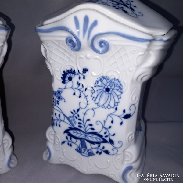 Gyönyörű, 6 db porcelán, fedeles, Kék-fehér fűszertartó.