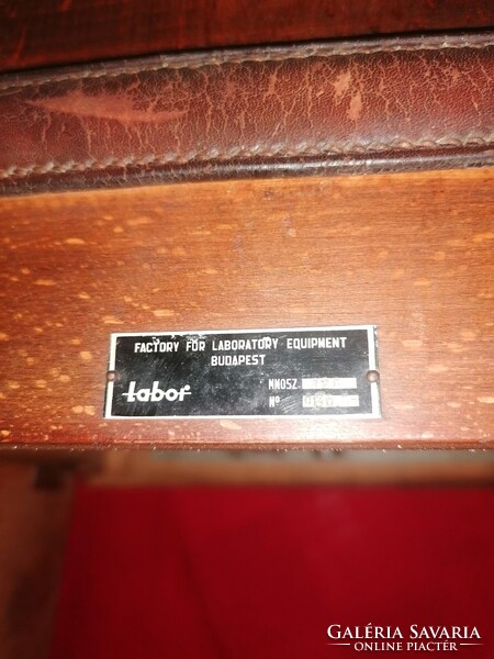 Ismeretlen labor műszer