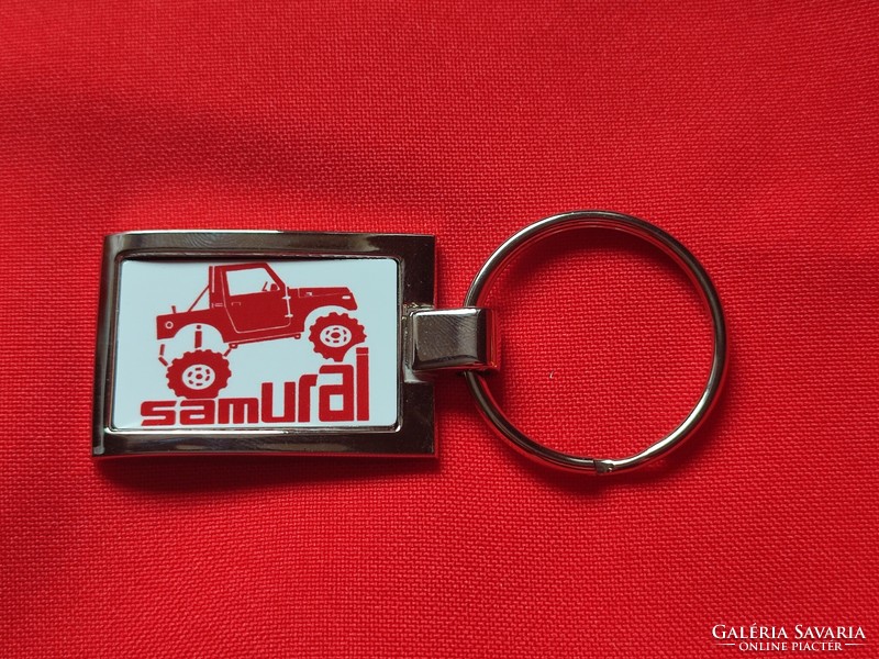 SUZUKI SAMURAI ELEGÁNS KÉT OLDALAS FÉM KULCSTARTÓ