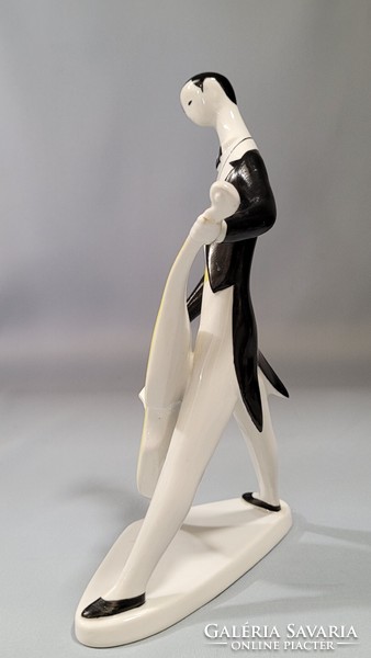 Ritka Zsolnay csellós figura/ Török János tervezése