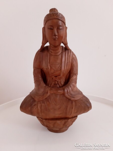 Faragott Fa Buddha Szobor