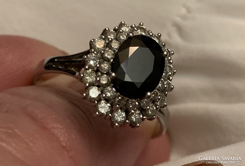Margaréta Gyűrű 2 ct Zafírral és 0.90 ct Gyémántokkal.Tanúsítvánnyal.