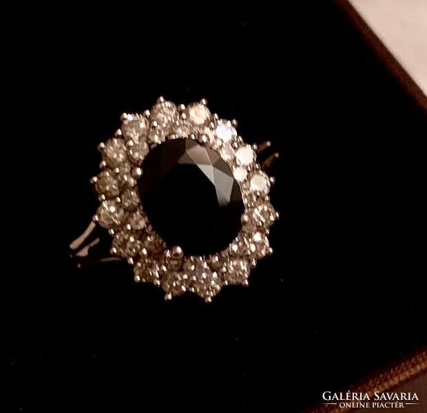 Margaréta Gyűrű 2 ct Zafírral és 0.90 ct Gyémántokkal.Tanúsítvánnyal.
