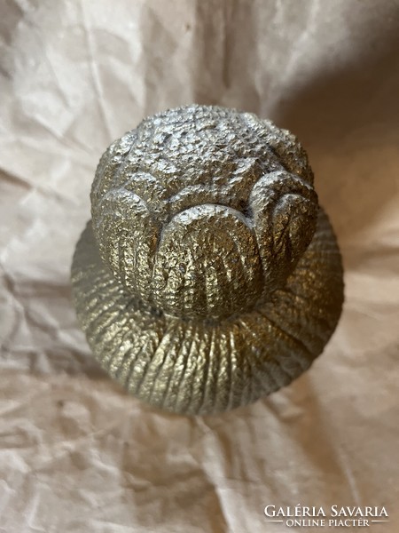 Hatalmas, nehéz, bronz-arany színű Buddha fej