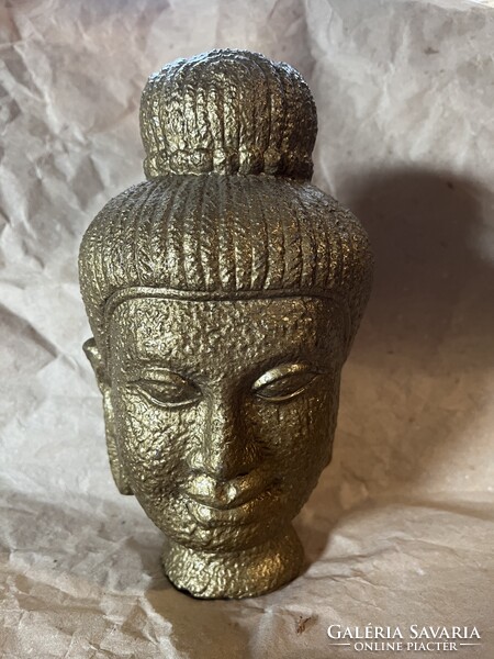 Hatalmas, nehéz, bronz-arany színű Buddha fej