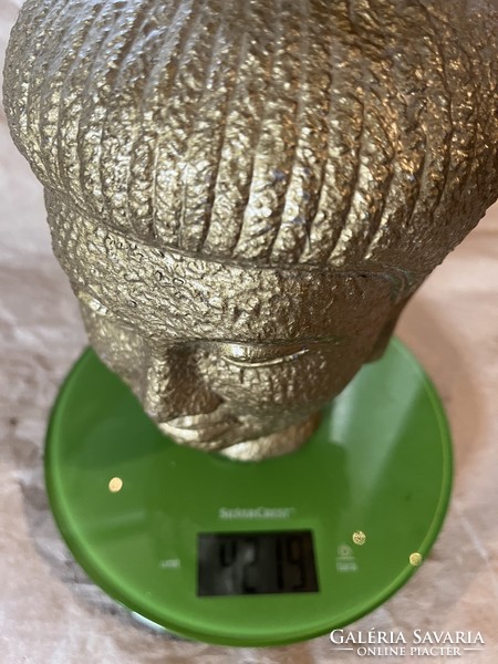 Hatalmas, nehéz, bronz-arany színű Buddha fej