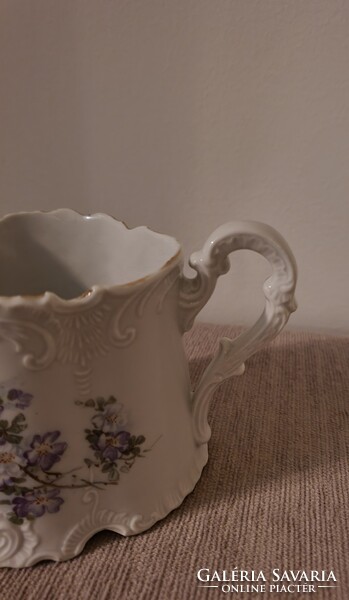 Antik porcelán tejkiöntő.