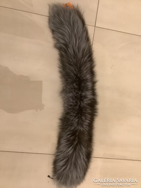 Új ezüstróka gallér vagy kapucnidísz eladó 75 cm