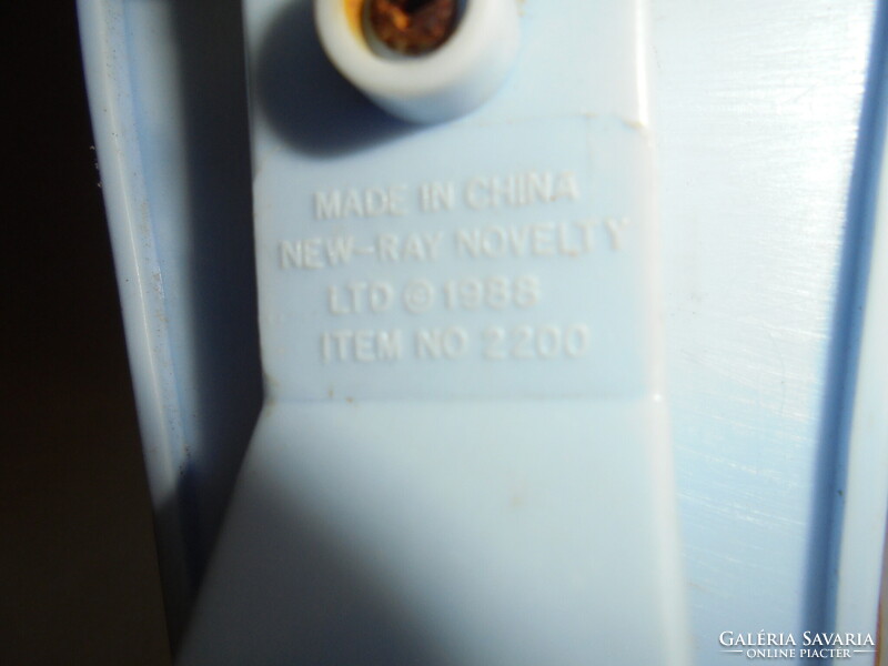 Retro New-Ray Novelty 1988 gumi baba műanyag talpon