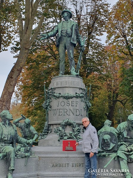 Josef Werndl emlékmű relief AKCIÓ