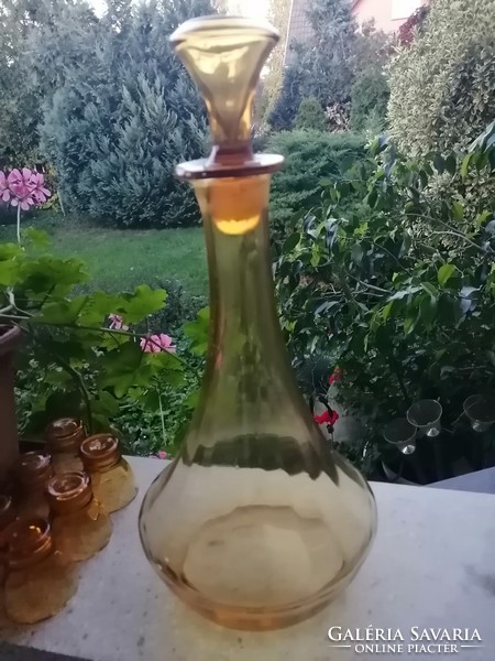 Borostyán színű italos üveg, flaska, csiszolt dugóval _ art deco