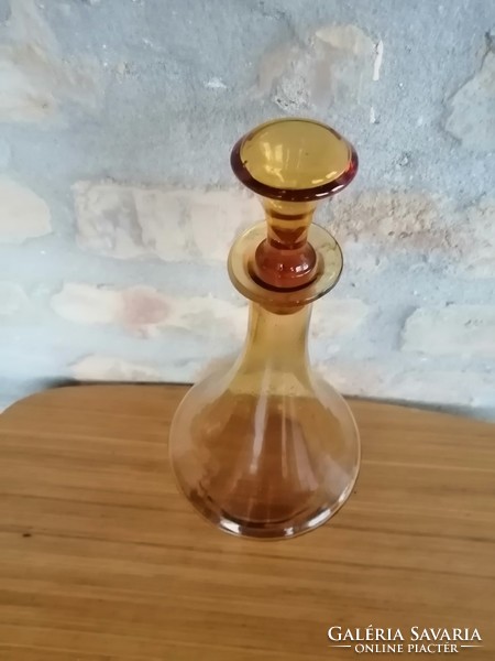 Borostyán színű italos üveg, flaska, csiszolt dugóval _ art deco