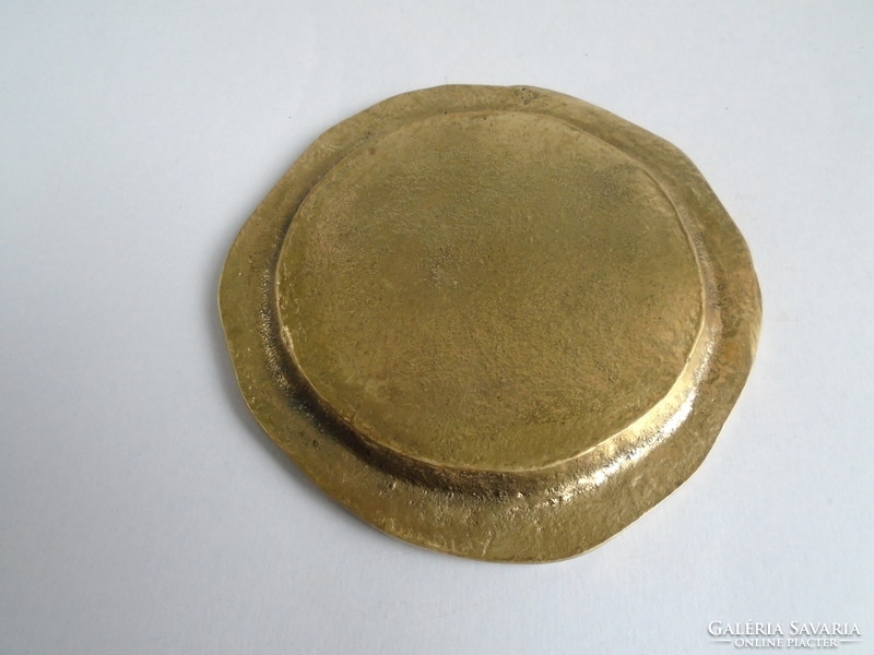 Réz pohártartó kanállal, alátéttel.