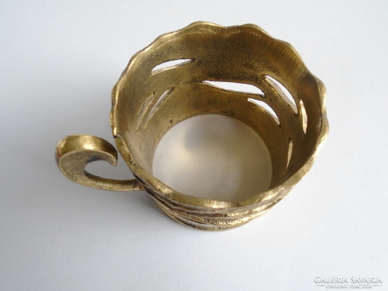 Réz pohártartó kanállal, alátéttel.