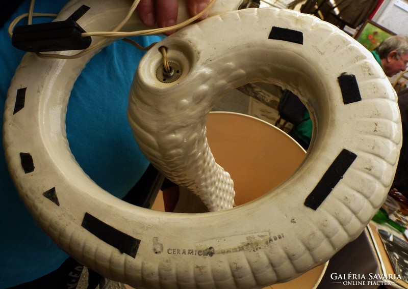 Tommaso Barbi Ceramic Kobra asztali lámpa,  fehér színben Olasz 1970-es