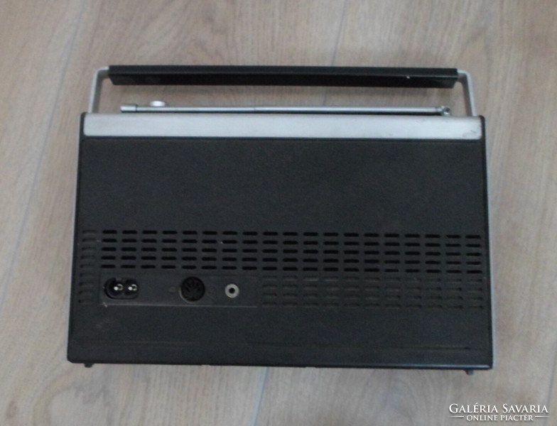 Universum KRN 3365, retro német rádió (NSZK, 1970-es évek; Quelle)
