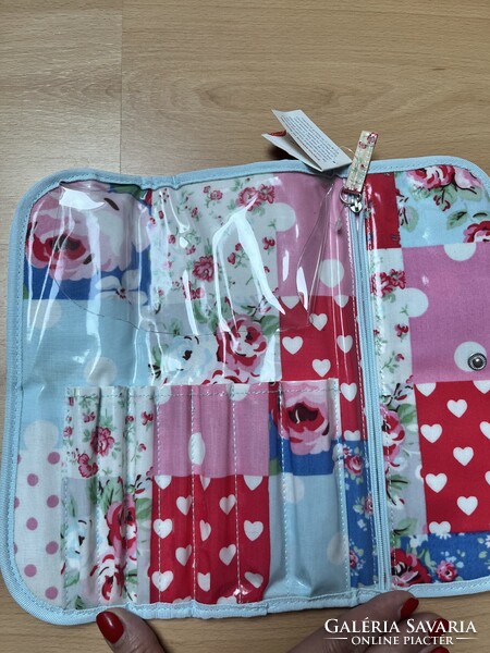 Cath Kidston pipere nesszeszer, smink táska különleges, patchwork mintával