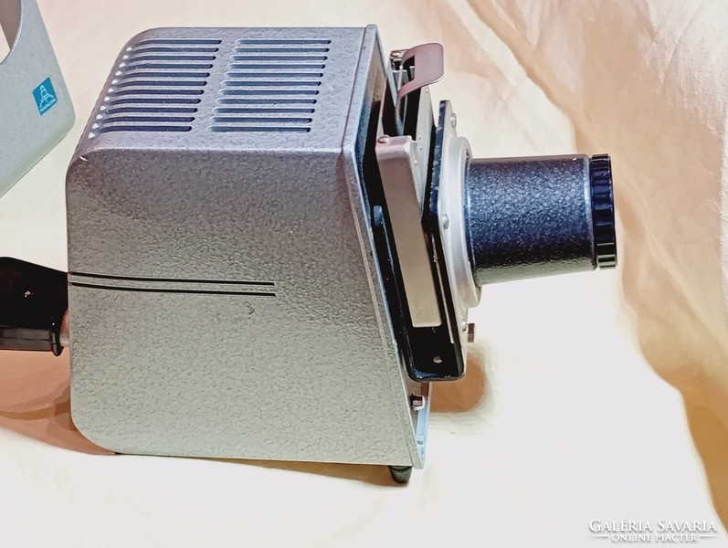 Diavetítő 02 - Pentacon Aspectar 150 A NDK retro + kábel + tok