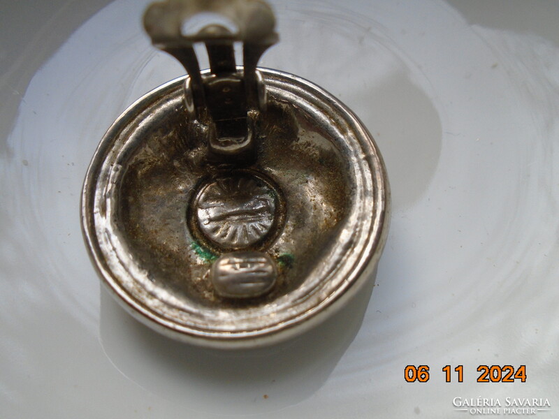 Antik ezüstözött dombormintás nagyobb öntvény klipsz fülbevaló érdekes jelzés,forrasztott kapocs