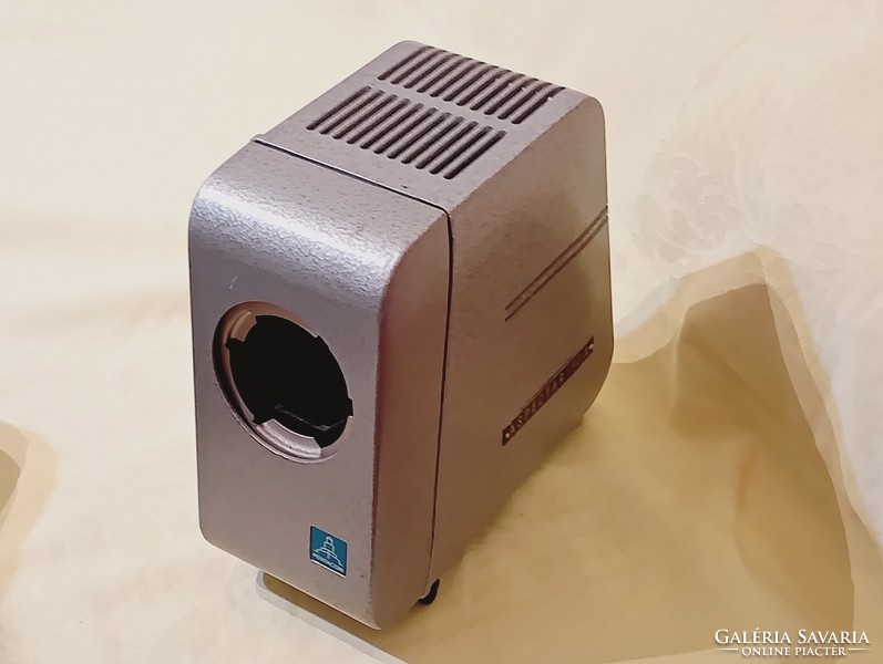 Diavetítő 02 - Pentacon Aspectar 150 A NDK retro + kábel + tok