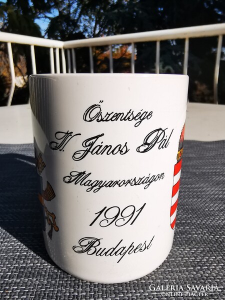 II. JÁNOS PÁL 1991-ES LÁTOGATÁSÁRA EMLÉK BÖGRE